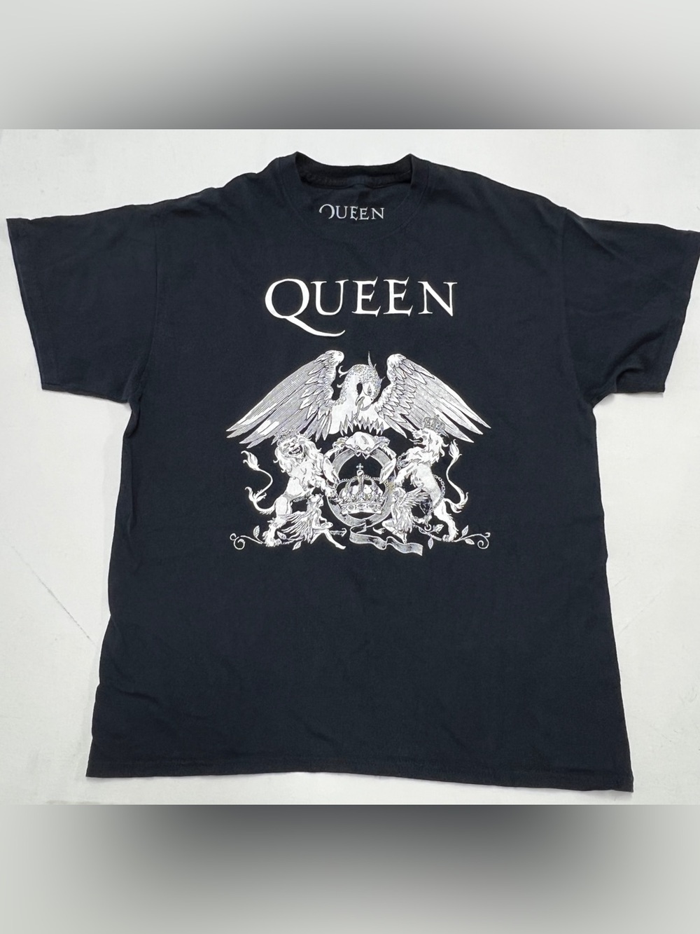 Queen Crest Logo Black Graphic Band T-Shirt Large Official Merch